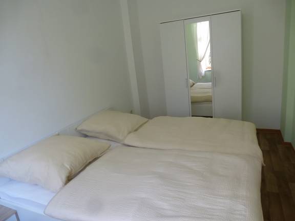 Ferienwohnung_Bacher_Schlafzimmer2 15 Schlafzimmer 2